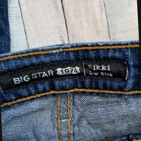 Big Star Rikki Low Rise Capri Jeans - Picture 5 of 6